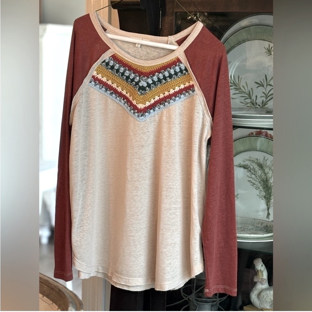 Easel Crochet Aztec Raglan Baseball Style Top. Women’s Sz-M Casual Chevron Boho - Picture 2 of 9